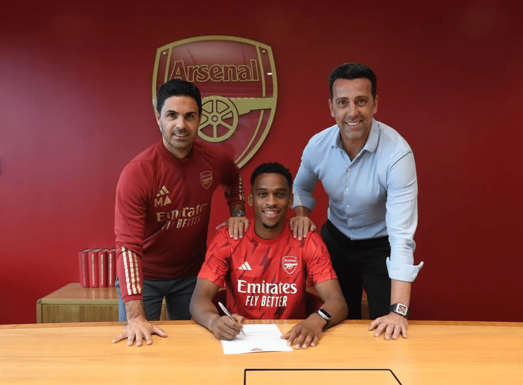 Arsenal consider Manchester City 29yo up for sale 4 Mikel Arteta and Edu with Jurrien Timber signing his Arsenal contract (Photo via Arsenal.com)