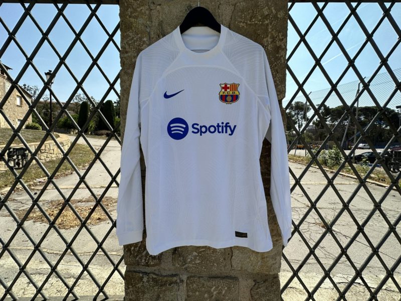 Barcelona's white shirt for the 23/24 season