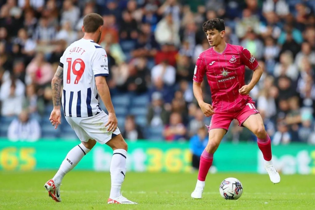 Charlie Patino playing for Swansea City (Photo via Patino on Instagram)