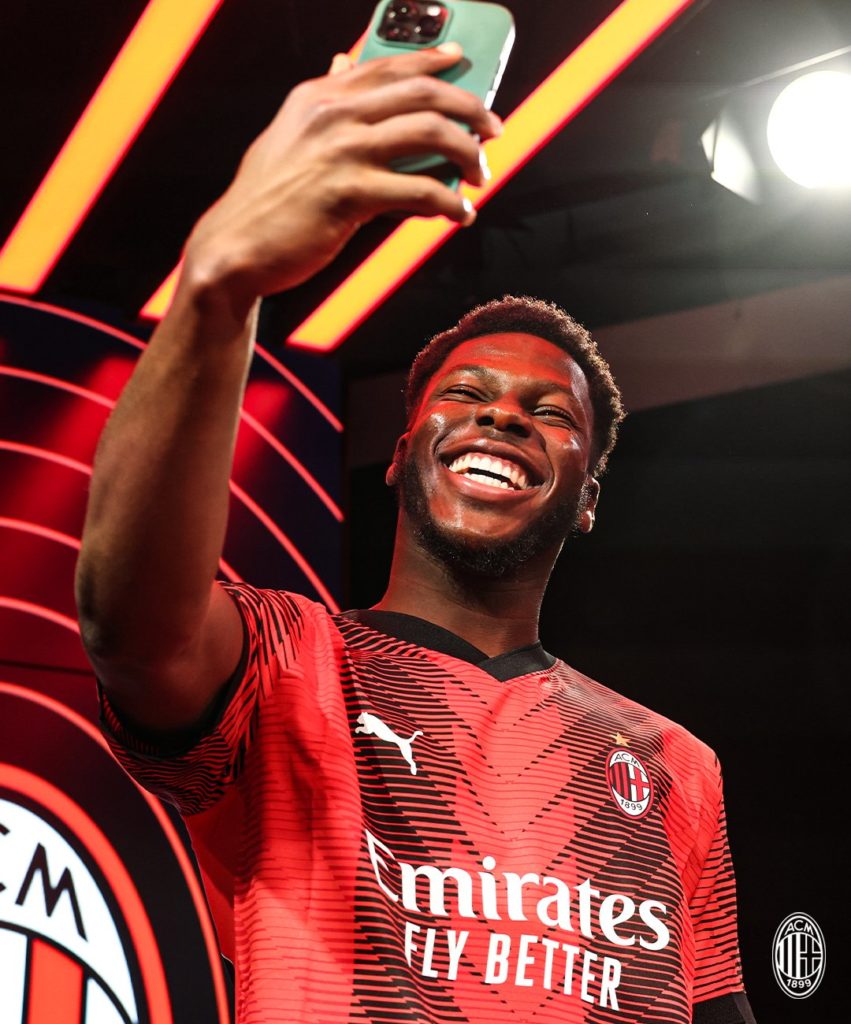 Ex-Arsenal AC Milan star pictured back at Hale End 3 Yunus Musah signs for AC Milan (Photo via AC Milan on Twitter)