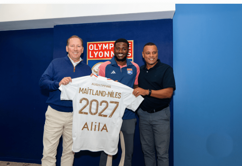 Ainsley Maitland-Niles signs for Lyon [image via Lyon]