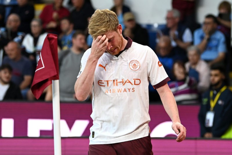 BURNLEY, ENGLAND - AUGUST 11: Kevin De Bruyne of Manchester City reacts after sustaining an injury during the Premier League match between Burnley ...