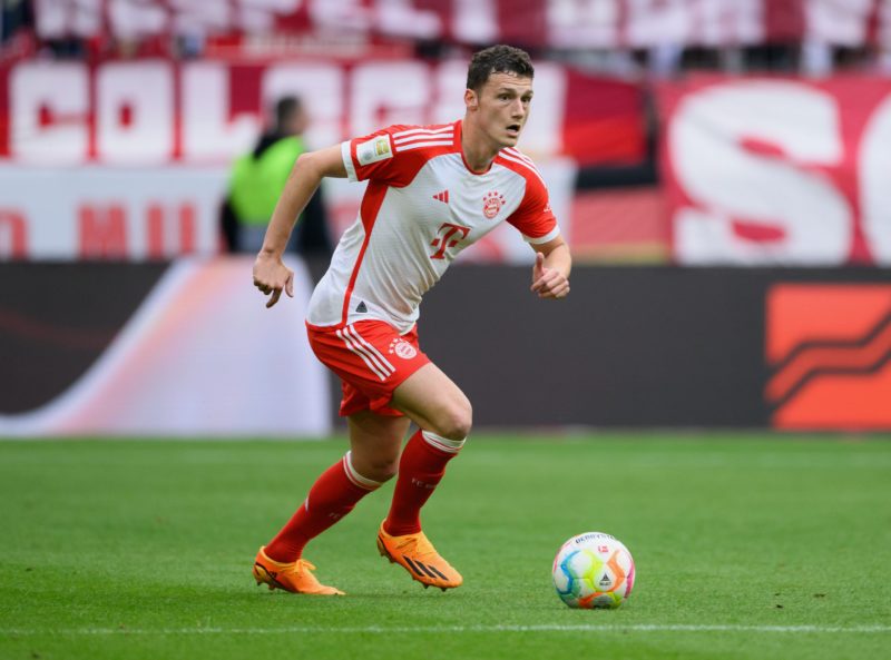 MUNICH, GERMANY - MAY 20: Benjamin Pavard of Bayern Munich controls the ball  during the Bundesliga match between FC Bayern München and RB Leipzig at Allianz Arena on May 20, 2023 in Munich, Germany. (Photo by Matthias Hangst/Getty Images)