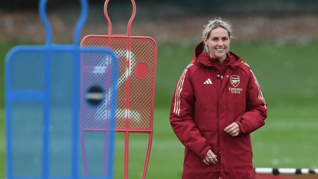 Kelly Smith in training with the Arsenal Women (Photo via Arsenal Women on Twitter)