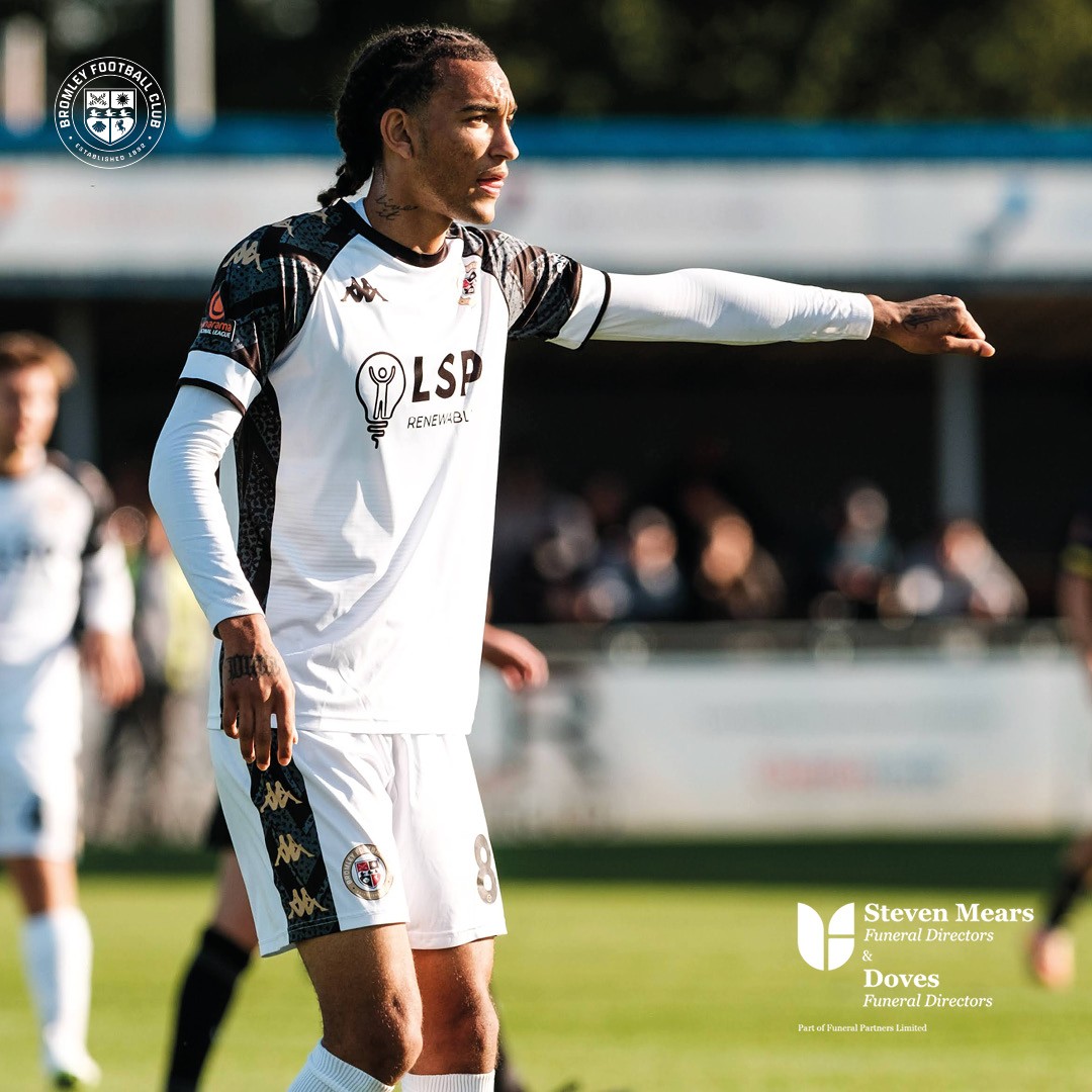 Arsenal 21yo confirms he will leave club 2 Kido Taylor-Hart playing for Bromley FC (Photo by Martin Greig via Bromley FC on Twitter)