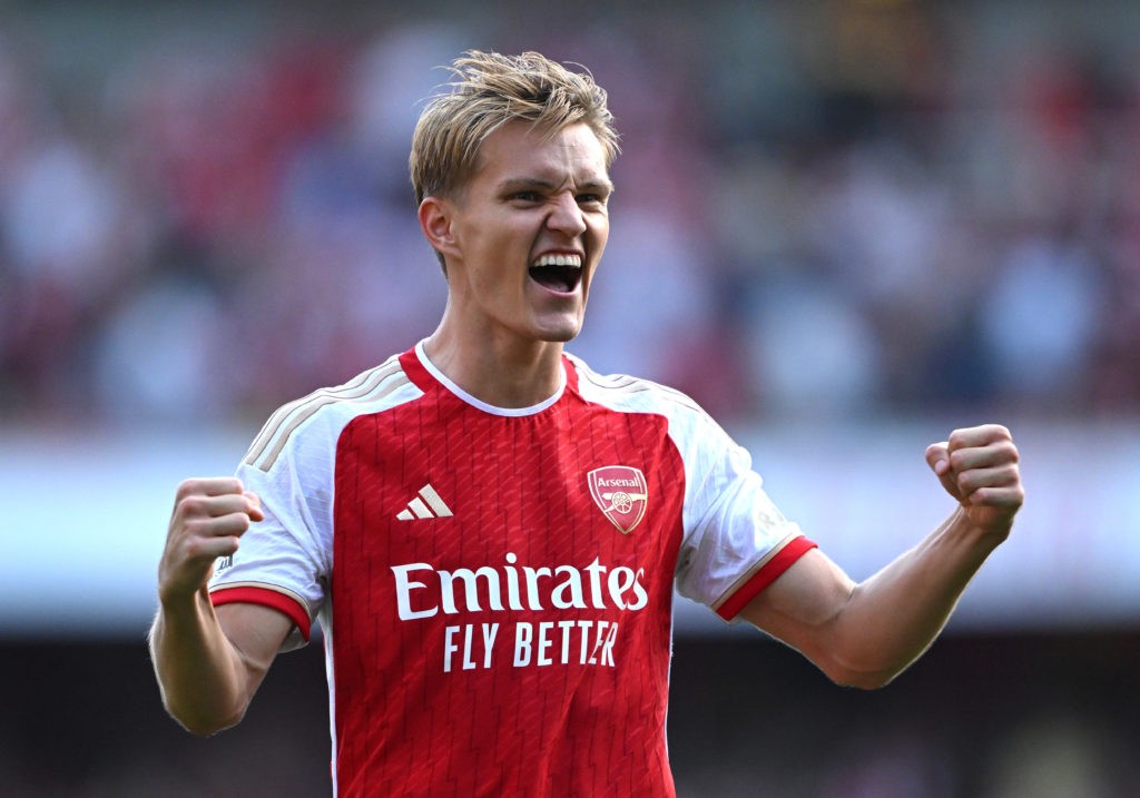 Martin Odegaard reacts to his new Arsenal chant 3 LONDON, ENGLAND - SEPTEMBER 03: Martin Odegaard of Arsenal celebrates after the Premier League match between Arsenal FC and Manchester United at Emirates Stadium on September 03, 2023 in London, England. (Photo by Shaun Botterill/Getty Images)