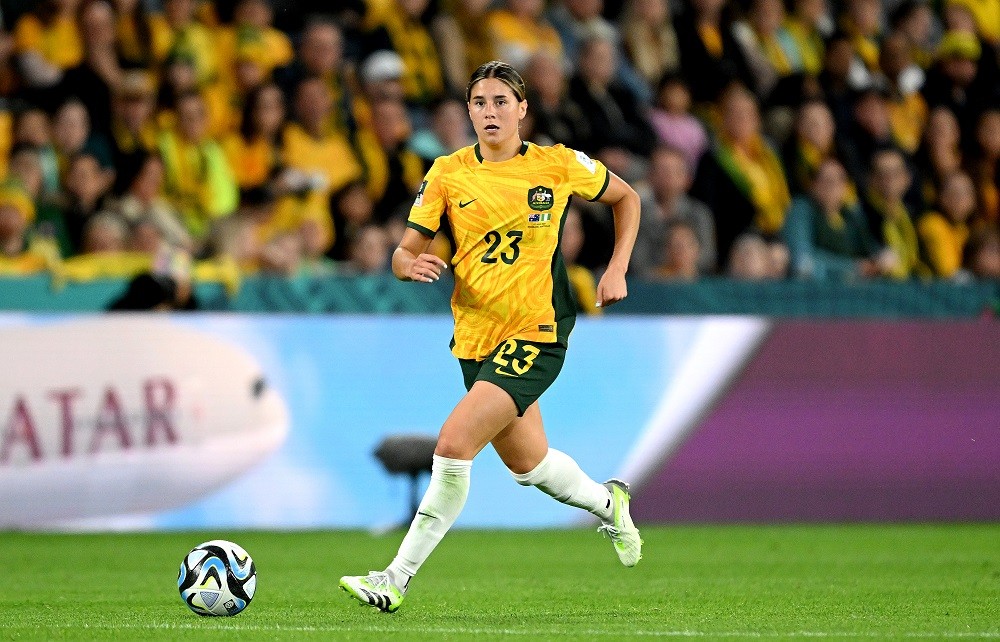 Arsenal set to complete signing of Australian midfielder 2 BRISBANE, AUSTRALIA: Kyra Cooney-Cross of Australia in action during the FIFA Women's World Cup Australia & New Zealand 2023 Group B match between Australia and Nigeria at Brisbane Stadium on July 27, 2023. (Photo by Bradley Kanaris/Getty Images)
