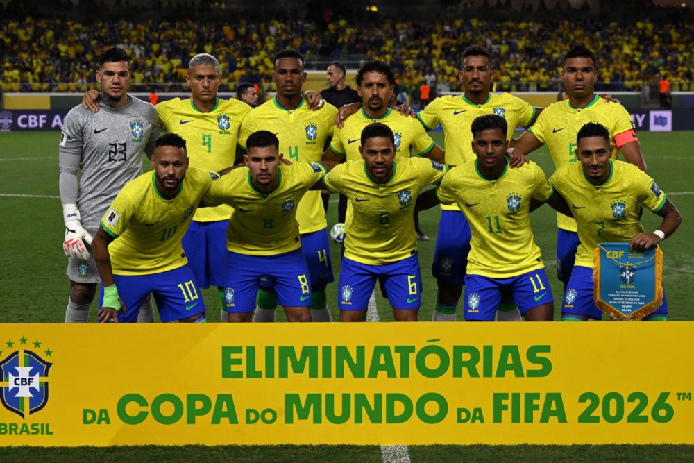 Brazilian players pose for a team photo before the 2026 FIFA World Cup South American qualifiers football match between Brazil and Bolivia at the J...