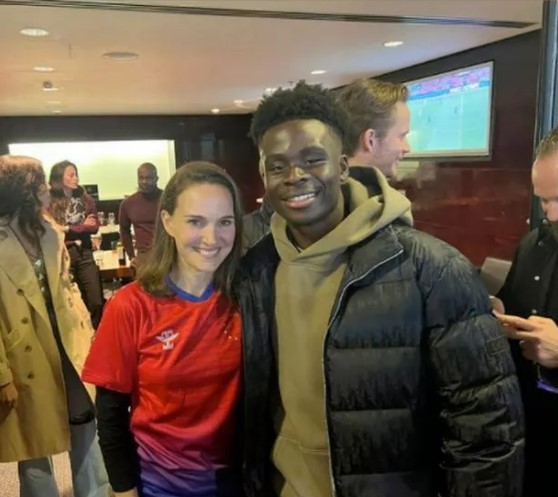 Natalie Portman and Isla Fisher spotted at Arsenal vs Manchester City 3 Bukayo Saka alongside Natalie Portman (Photo via Saka on Instagram)