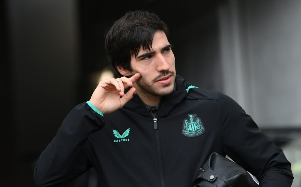 NEWCASTLE UPON TYNE, ENGLAND - OCTOBER 21: Sandro Tonali of Newcastle reacts as he enters the stadium prior to the Premier League match between Newcastle United and Crystal Palace at St. James Park on October 21, 2023 in Newcastle upon Tyne, England. (Photo by Stu Forster/Getty Images)
