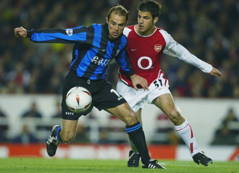 LONDON - OCTOBER 28: Paul Warne of Rotherham (L) United battles for the ball with Francesc Fabregas of Arsenal during the Carling Cup Third Round m...