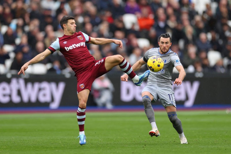 West Ham man targets Arsenal fortune reversal 1 LONDON, ENGLAND - OCTOBER 29: Aaron Cresswell of West Ham United and Jack Harrison of Everton battle for possession during the Premier League match between West Ham United and Everton FC at London Stadium on October 29, 2023 in London, England. (Photo by Ryan Pierse/Getty Images)
