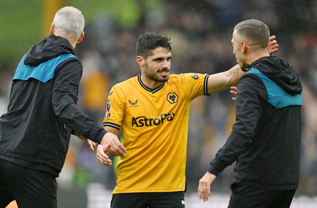 Premier League appoint officials for Arsenal-Wolves 'PGMOL derby' 3 WOLVERHAMPTON, ENGLAND - SEPTEMBER 30: Pedro Neto of Wolverhampton Wanderers celebrates with Gary O'Neil, Manager of Wolverhampton Wanderers, after the team's victory in the Premier League match between Wolverhampton Wanderers and Manchester City at Molineux on September 30, 2023 in Wolverhampton, England. (Photo by Michael Regan/Getty Images)