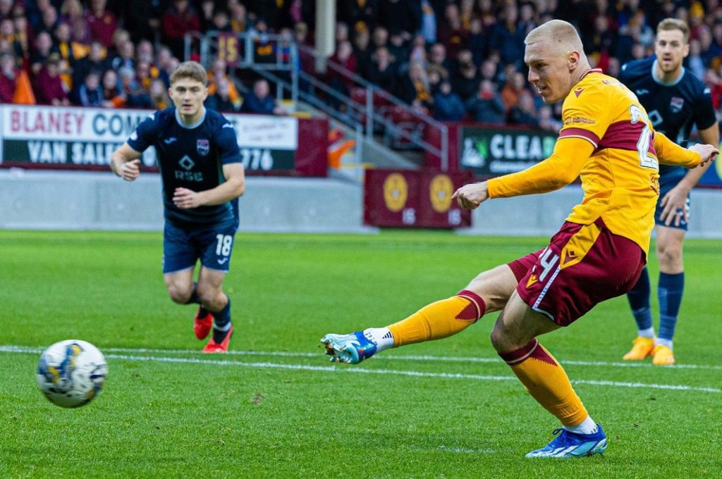 Arsenal loanee makes 1st start after 3 goals in 3 games 3 Mika Biereth scores a penalty (Photo via Biereth on Instagram)