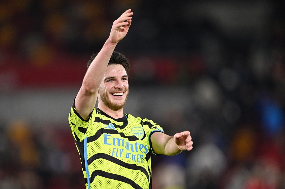 Moyes admits West Ham could have got a bigger fee for Rice 3 BRENTFORD, ENGLAND: Declan Rice of Arsenal celebrates following the team's victory during the Premier League match between Brentford FC and Arsenal FC at Gtech Community Stadium on November 25, 2023. (Photo by Mike Hewitt/Getty Images)
