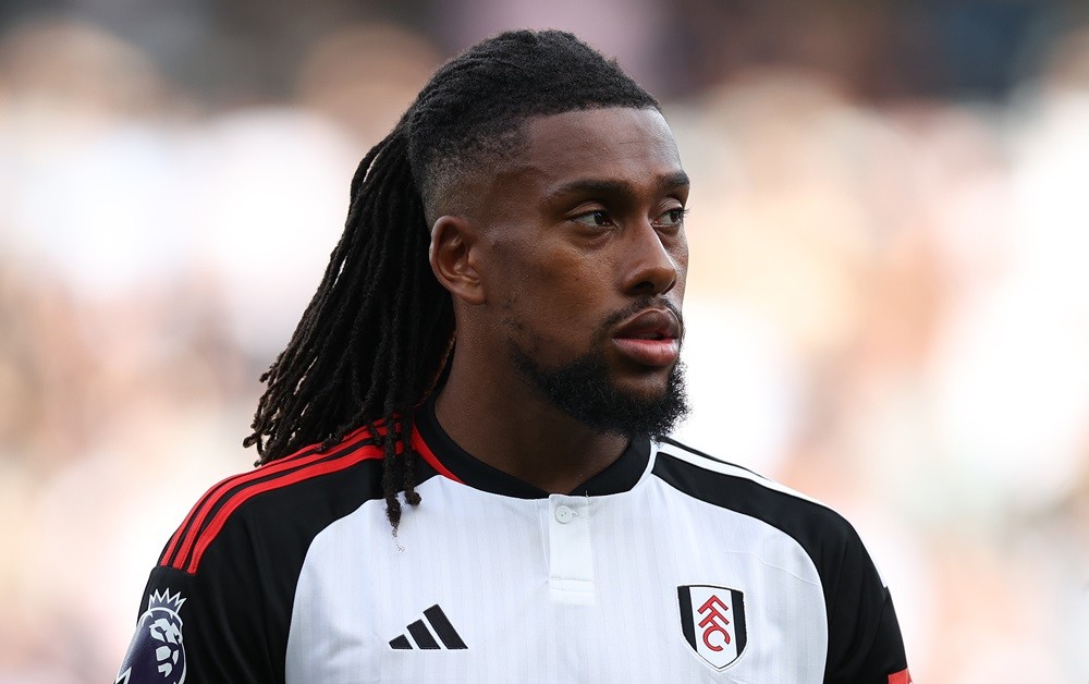 LONDON, ENGLAND: Alex Iwobi of Fulham looks on during the Premier League match between Fulham FC and Sheffield United at Craven Cottage on October ...