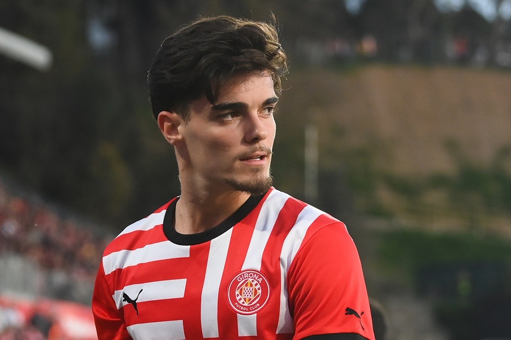 Arsenal still scouting La Liga 22yo after over 2 years 3 GIRONA, SPAIN: Miguel Gutiérrez of Girona FC looks on during the LaLiga Santander match between Girona FC and Sevilla FC at Montilivi Stadium on January 14, 2023. (Photo by David Ramos/Getty Images)