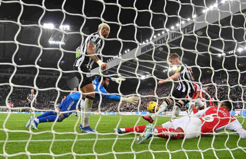 Another Newcastle starter ruled out of Arsenal clash 3 NEWCASTLE UPON TYNE, ENGLAND - NOVEMBER 04: Newcastle player Joelinton and Arsenal defender Gabriel look on as Anthony Gordon fires home past David Raya for the Newcastle winning goal during the Premier League match between Newcastle United and Arsenal FC at St. James Park on November 04, 2023 in Newcastle upon Tyne, England. (Photo by Stu Forster/Getty Images)