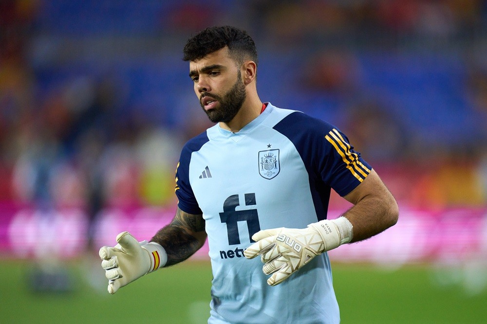 MALAGA, SPAIN: David Raya of Spain warms up prior to the UEFA EURO 2024 qualifying round group A match between Spain and Norway at La Rosaleda Stadium on March 25, 2023. (Photo by Angel Martinez/Getty Images)