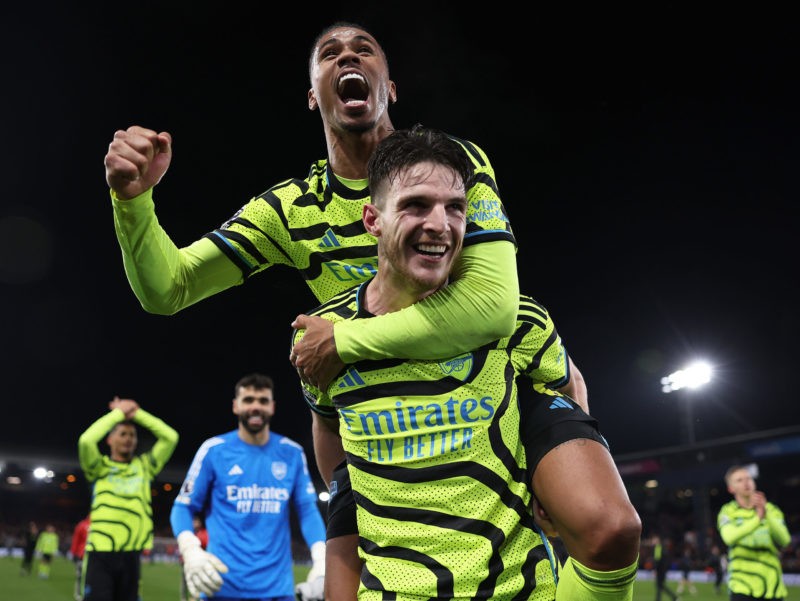 LUTON, ENGLAND - DECEMBER 05: Declan Rice of Arsenal celebrates victory with teammate Gabriel after defeating Luton Town 4-3 with a last minute win...
