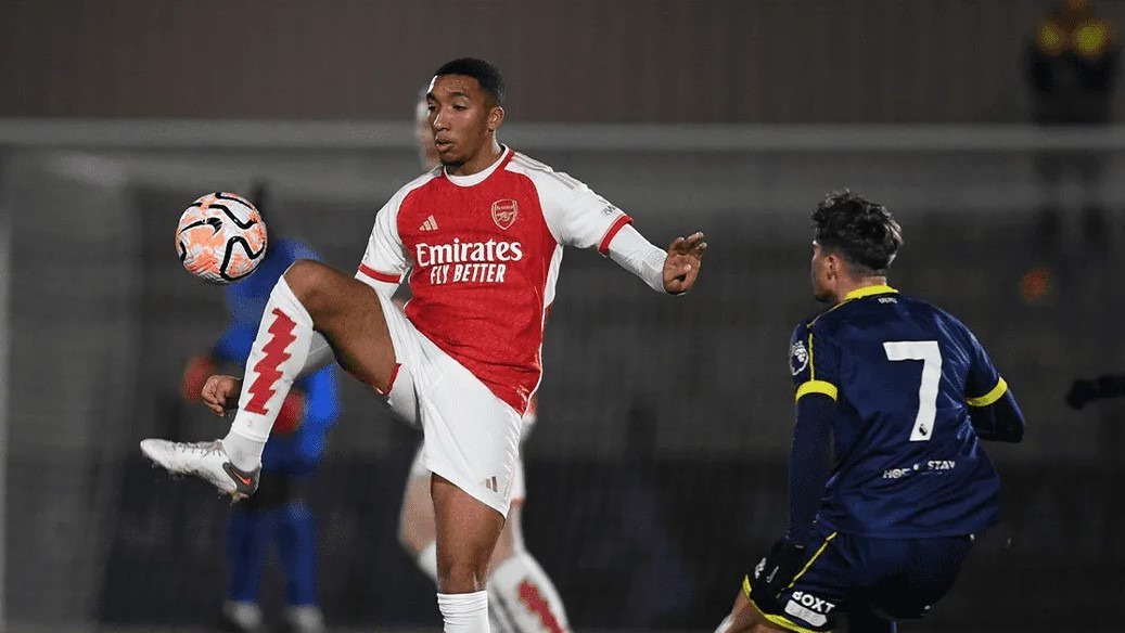 Bradley Ibrahim playing for the Arsenal u21s against Middlesbrough (Photo via Arsenal.com)