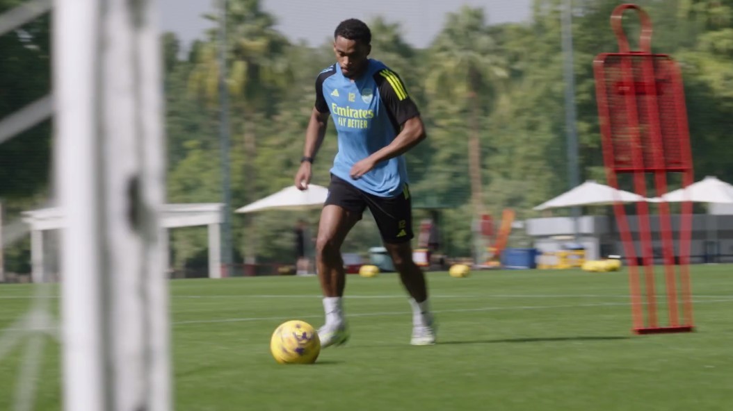 Jurrien Timber returns to light training with Arsenal (Image via Arsenal.com)