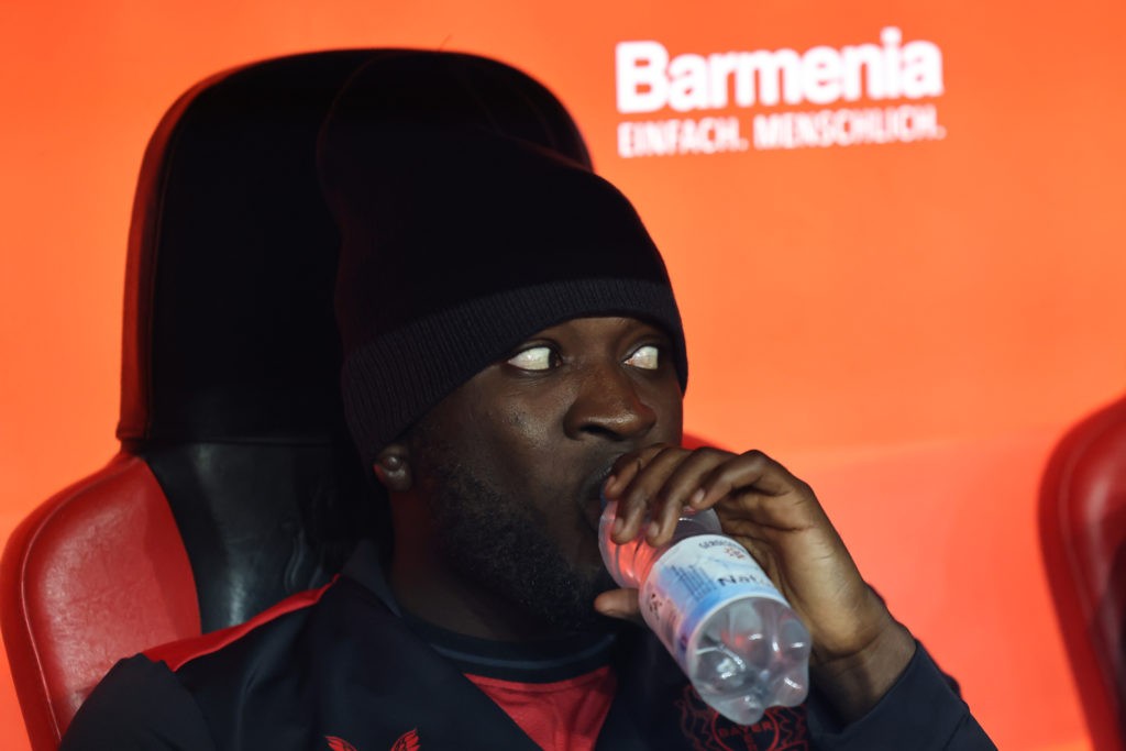 Arsenal have 2 advantages in pursuit of 16-goal striker 2 LEVERKUSEN, GERMANY - DECEMBER 20: Victor Boniface of Leverkusen sits on the bench during the Bundesliga match between Bayer 04 Leverkusen and VfL Bochum 1848 at BayArena on December 20, 2023 in Leverkusen, Germany. (Photo by Christof Koepsel/Getty Images)