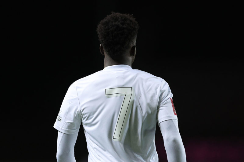 OXFORD, ENGLAND - JANUARY 09: Bukayo Saka of Arsenal is seen wearing the Arsenal 22-23 Whiteout Kit during the Emirates FA Cup Third Round match be...