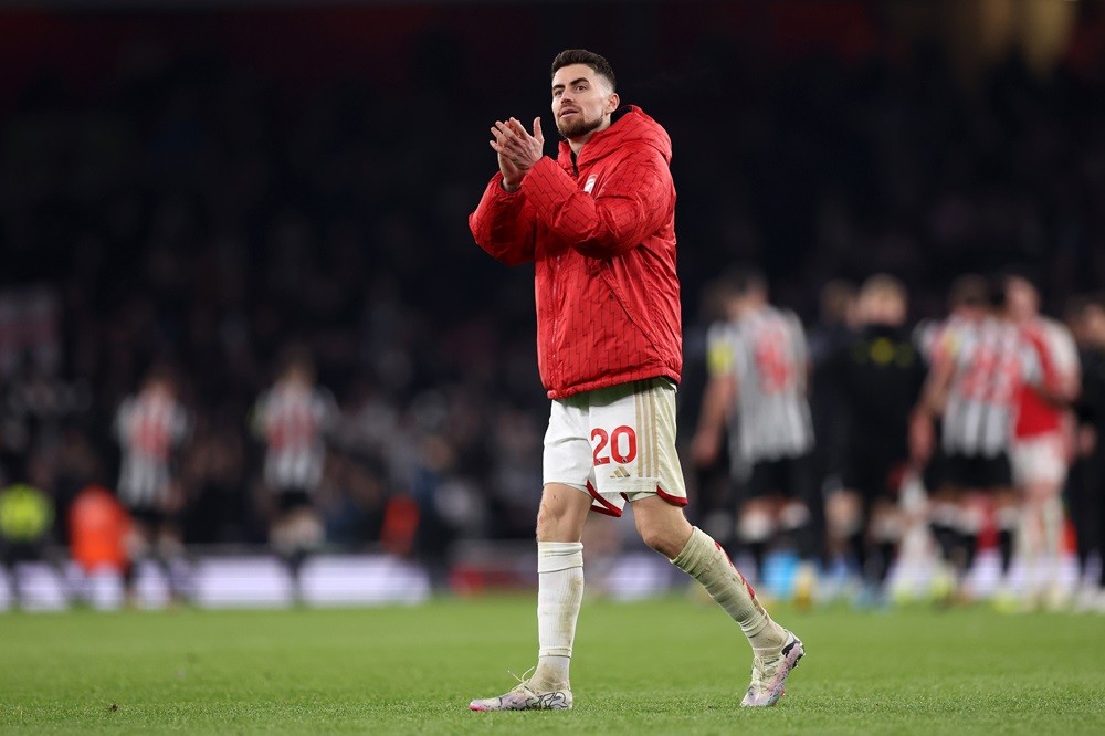 Juventus eye Arsenal midfielder as Xhaka "long battle" emerges 2 LONDON, ENGLAND: Jorginho of Arsenal applauds the fans after the team's victory in the Premier League match between Arsenal FC and Newcastle United at Emirates Stadium on February 24, 2024. (Photo by Julian Finney/Getty Images)