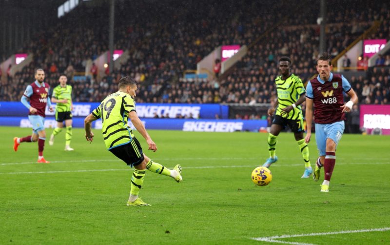 BURNLEY, ENGLAND - FEBRUARY 17: Leandro Trossard of Arsenal scores his team's fourth goal during the Premier League match between Burnley FC and Arsenal FC at Turf Moor on February 17, 2024 in Burnley, England. (Photo by Matt McNulty/Getty Images)