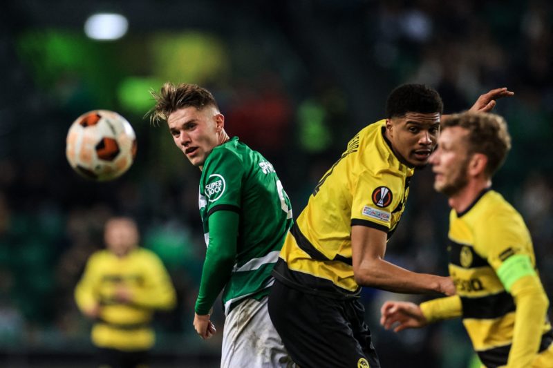 Arsenal and Sporting £20m apart in striker valuation 2 Sporting's Swedish forward #09 Viktor Gyokeres (L) vies with Young Boys' Swiss defender #04 Aurele Amenda during the UEFA Europa League last 32 second leg football match between Sporting CP and BSC Young Boys at the Jose Alvalade stadium in Lisbon on February 22, 2024. (Photo by PATRICIA DE MELO MOREIRA/AFP via Getty Images)