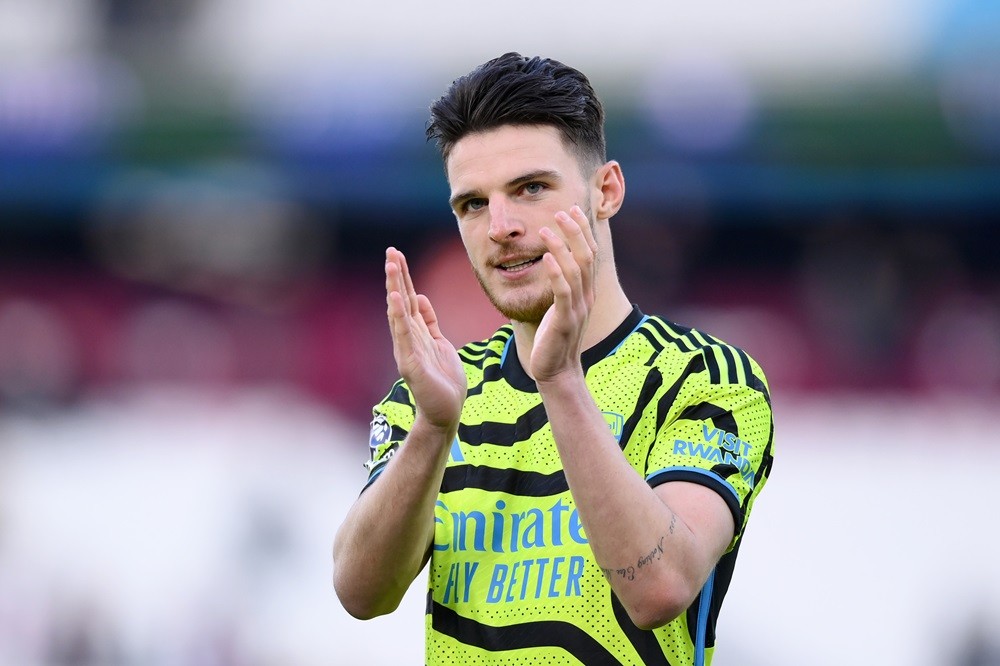 Fan footage shows hilarious reactions to Declan Rice's goal vs West Ham 4 LONDON, ENGLAND: Declan Rice of Arsenal applauds the fans after the team's victory during the Premier League match between West Ham United and Arsenal FC at London Stadium on February 11, 2024. (Photo by Justin Setterfield/Getty Images)