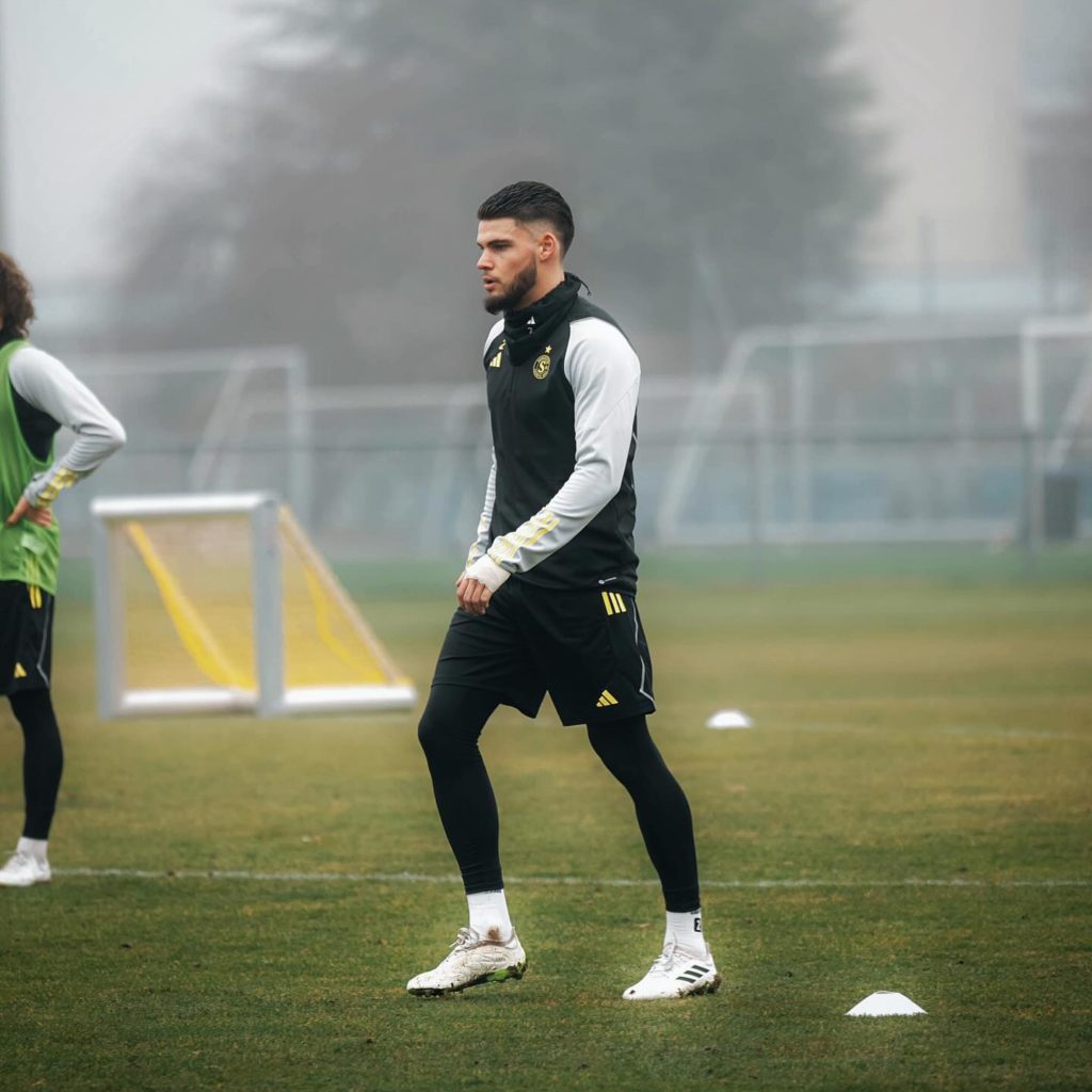 Omar Rekik training with Servette (Photo via Rekik on Instagram)