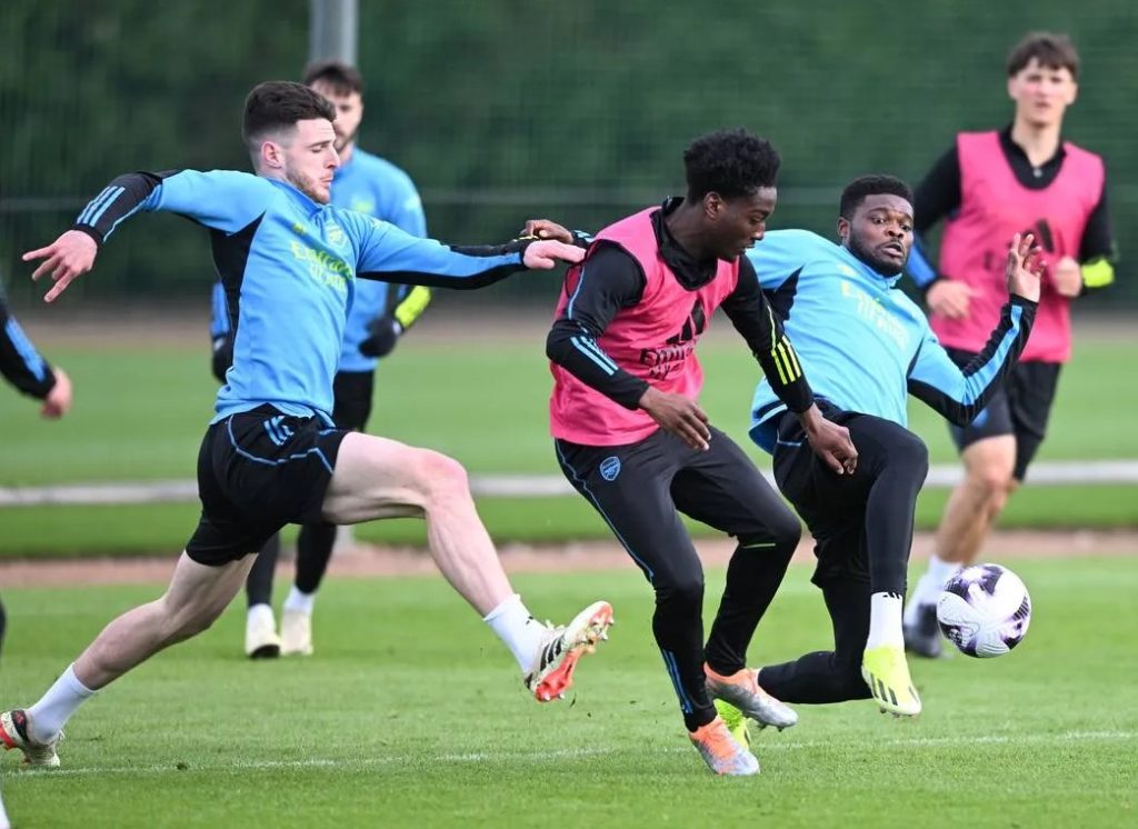 Amario Cozier-Duberry taking part in Arsenal first-team training (Photo via Arsenal.com)