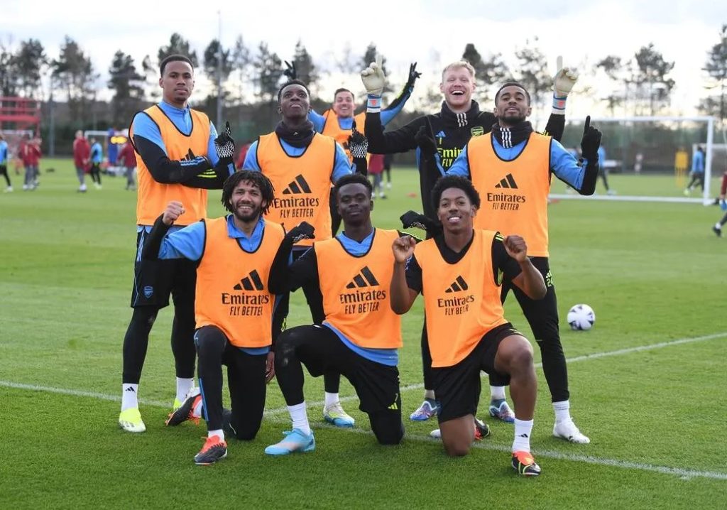4 youth players join senior training pre-Sheffield United clash 3 Myles Lewis-Skelly (bottom row, right) in training with the Arsenal first team (Photo via Arsenal.com)