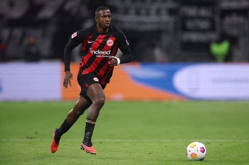 FRANKFURT AM MAIN, GERMANY - JANUARY 26: Willian Pacho of Frankfurt controls the ball during the Bundesliga match between Eintracht Frankfurt and 1...