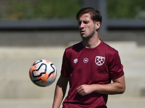 Luis Brown in training with West Ham United (Photo via Brown on Instagram)