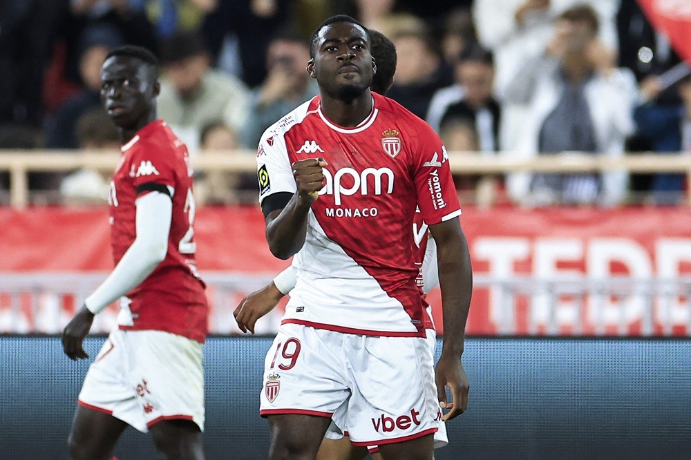 Arsenal hold talks with €20m 25yo midfielder's camp 2 Monaco's Youssouf Fofana (R) celebrates with teammates after scoring his team's first goal during the French L1 football match between AS Monaco and Lille (LOSC) at the Louis II Stadium (Stade Louis II) in the Principality of Monaco on April 24, 2024. (Photo by VALERY HACHE/AFP via Getty Images)