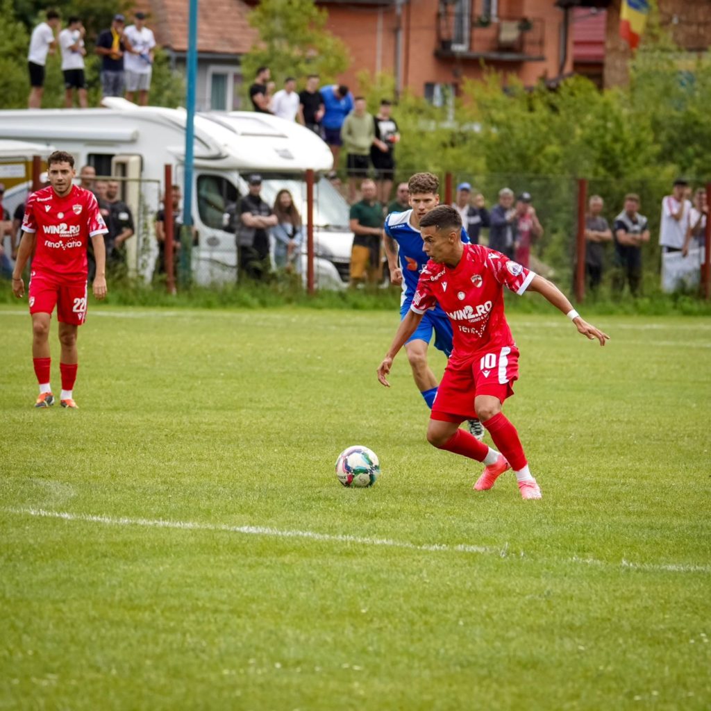 Released Arsenal 21yo scores on debut for new side 3 Catalin Cirjan playing for Dinamo Bucharest (Photo via Dinamo Bucuresti on Instagram)