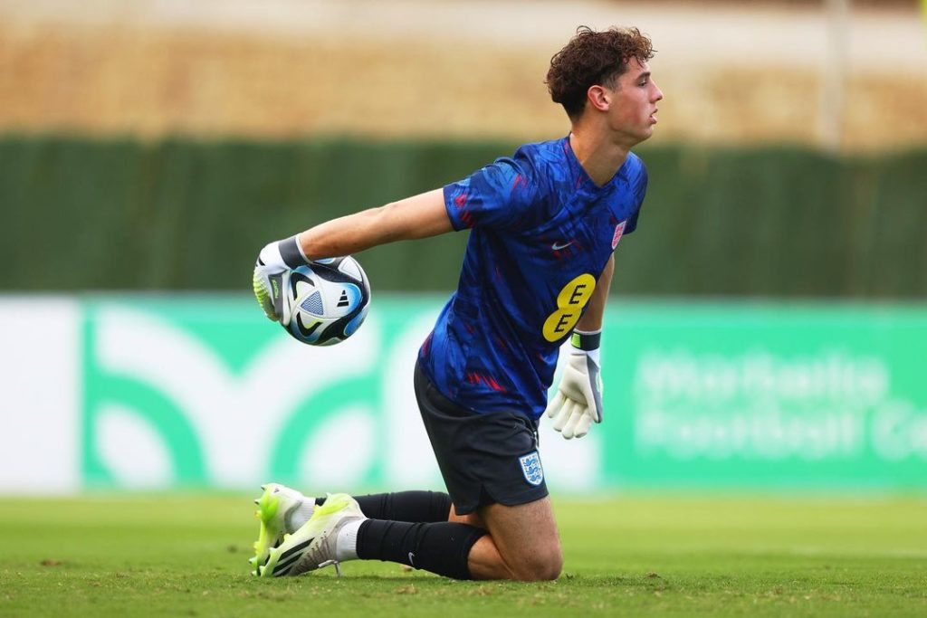 Arsenal keeper's clean sheet sends England to u19 Euros 3 Tommy Setford training with the England youth teams (Photo via Setford on Instagram)