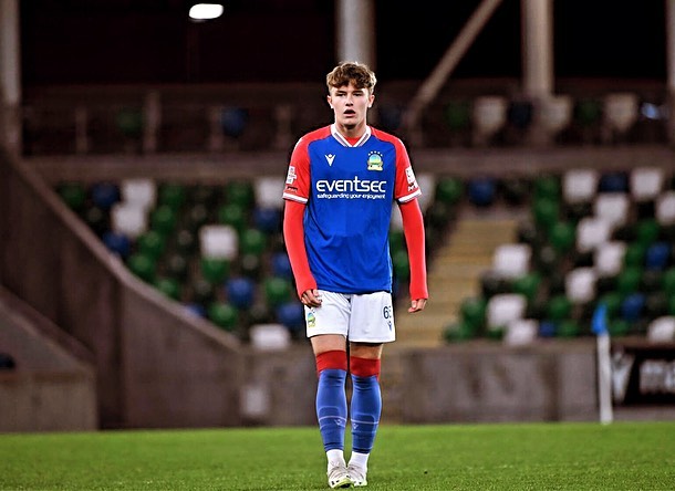 Arsenal youngster hailed after starring international role 2 Ceadach O'Neill playing for Linfield (Photo via O'Neill on Instagram)