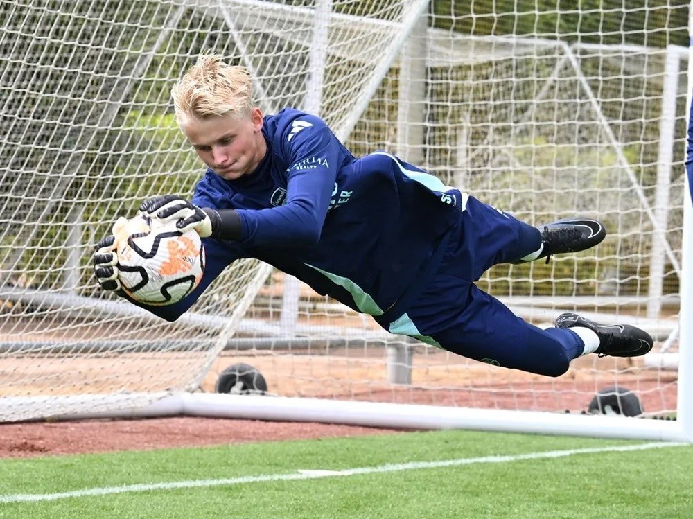 Lucas Nygaard in training with Arsenal (Photo via Arsenal.com)