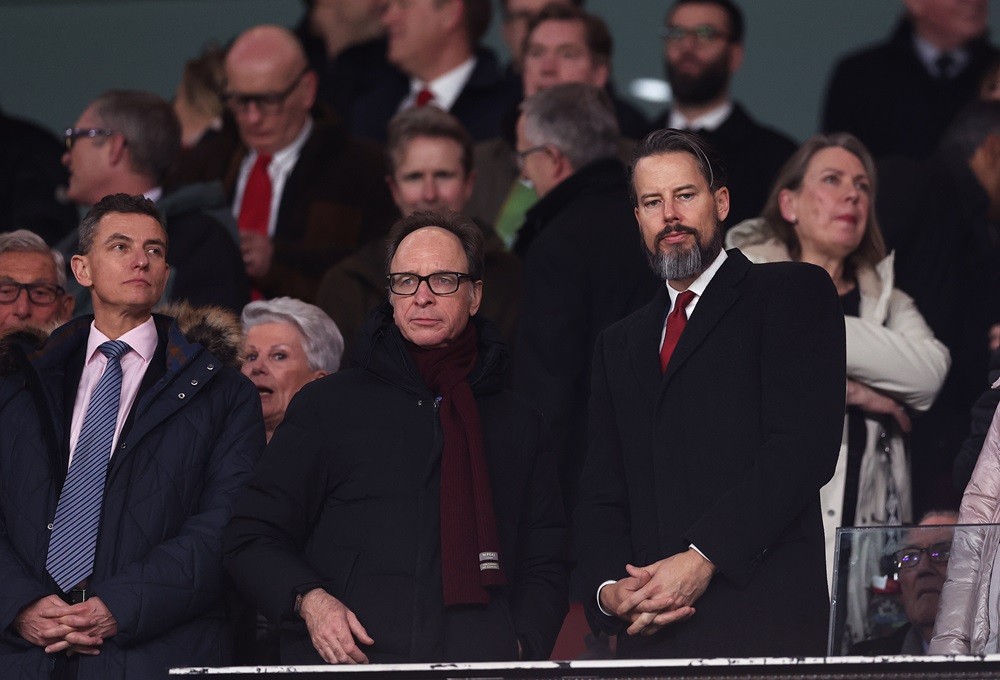 LONDON, ENGLAND: Director of Arsenal Josh Kroenke (R) and Tim Lewis Executive Vice-Chair of Arsenal (L) during the UEFA Champions League 2023/24 ro...