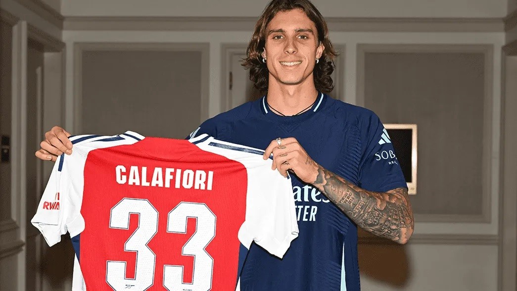 Riccardo Calafiori after signing for Arsenal (Photo via Arsenal.com)