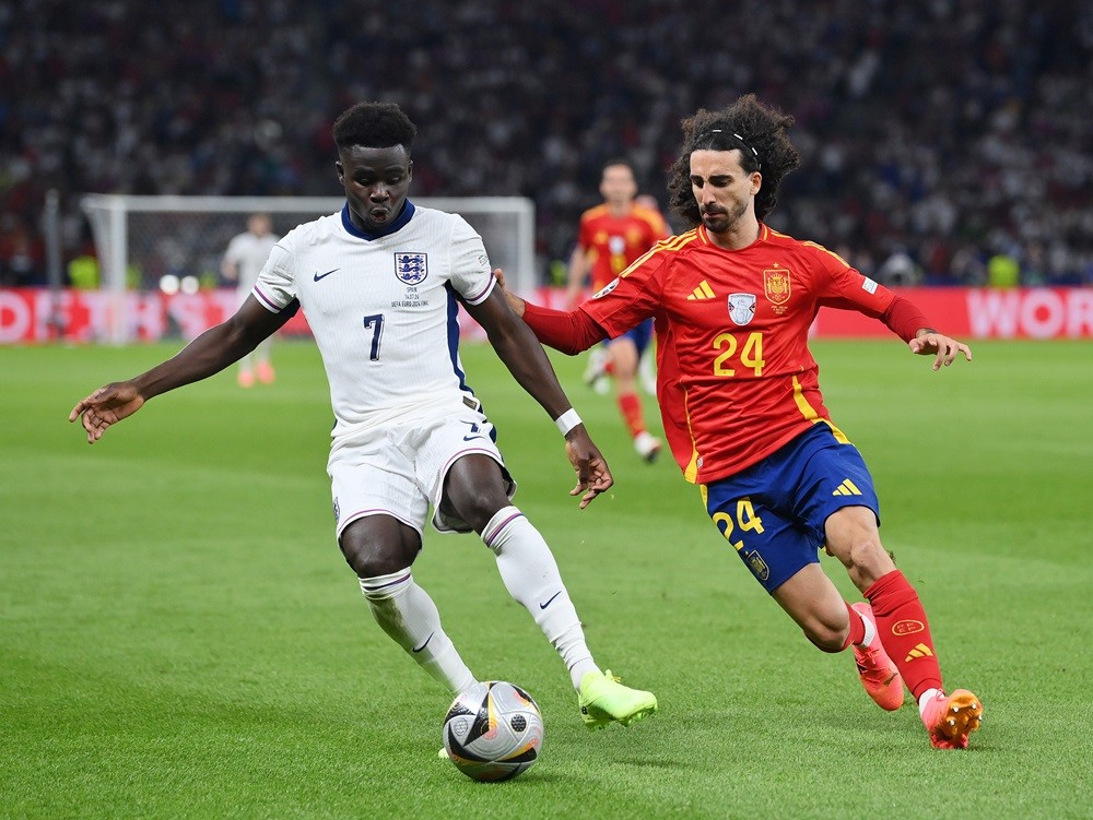 3 Arsenal players make England squad but 1 misses out 4 BERLIN, GERMANY: Bukayo Saka of England controls the ball whilst under pressure from Marc Cucurella of Spain during the UEFA EURO 2024 final match between Spain and England at Olympiastadion on July 14, 2024. (Photo by Stu Forster/Getty Images)