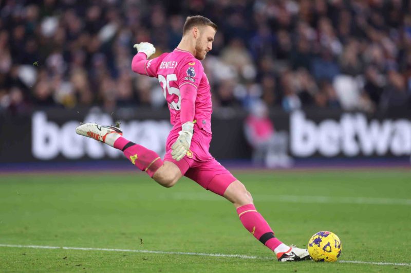 Arsenal bid £300k for former Academy youngster 2 LONDON, ENGLAND - DECEMBER 17: Dan Bentley of Wolverhampton Wanderers during the Premier League match between West Ham United and Wolverhampton Wanderers at London Stadium on December 17, 2023 in London, England. (Photo by Alex Pantling/Getty Images)