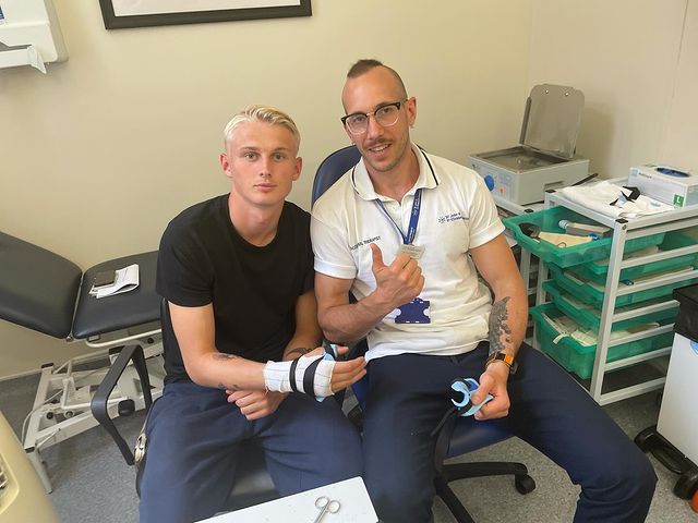 Lucas Nygaard after breaking his thumb (Photo via Nygaard on Instagram)