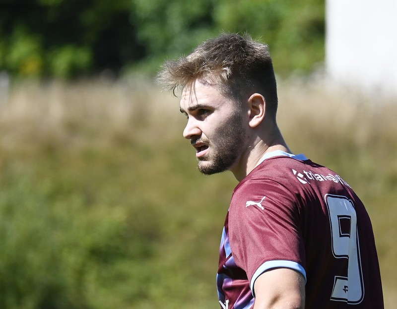 Billy Vigar playing for Hastings United (Photo via Hastings United)