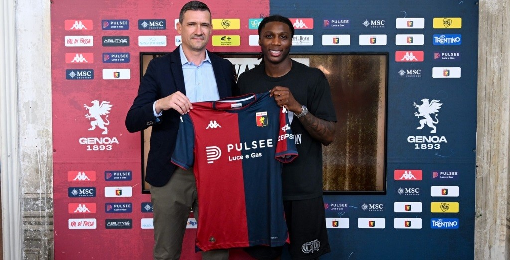 Brooke Norton-Cuffy after signing for Genoa (Photo via GenoaCFC.it)