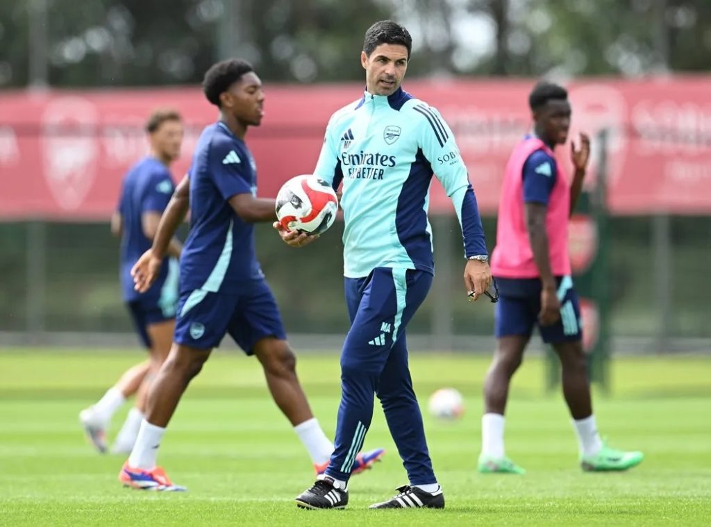 6 Arsenal youths remain in first-team training after U.S. tour 3 Mikel Arteta in Arsenal training (Photo via Arsenal.com)